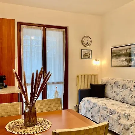 Terrazza A Pochi Passi Dal Mare * 洛阿诺