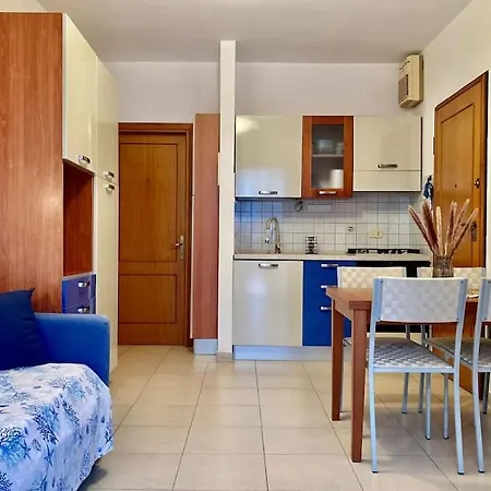 Terrazza A Pochi Passi Dal Mare Апартаменты Лоано